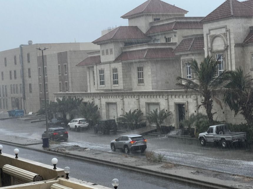 "الأرصاد" تحذر من مخاطر التقلبات الجوية وتدعو للالتزام بالإرشادات