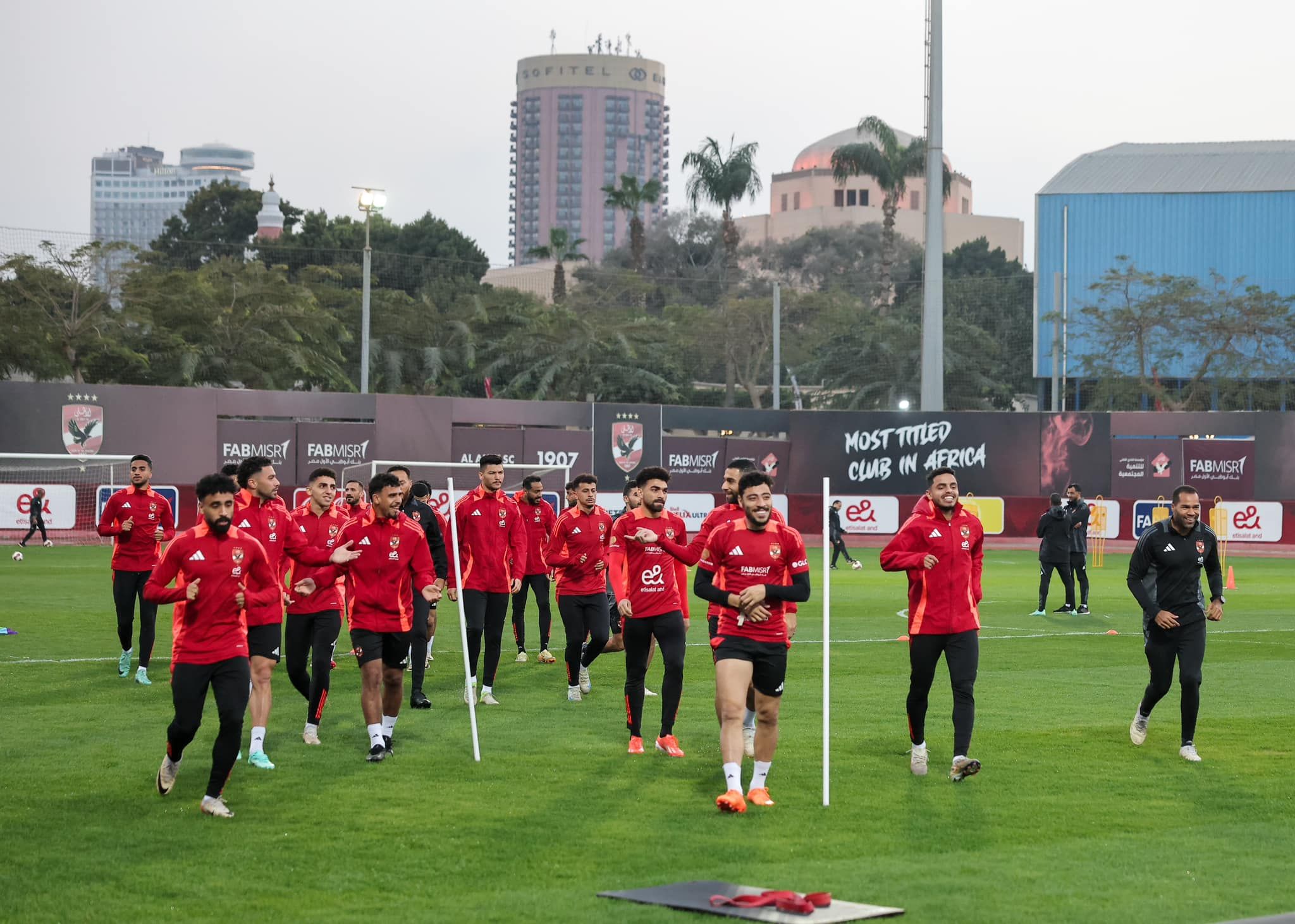 الأهلى يختتم تحضيراته لمباراة سموحة.. بمشاركة معلول وهانى وتأهيل فؤاد "صور"