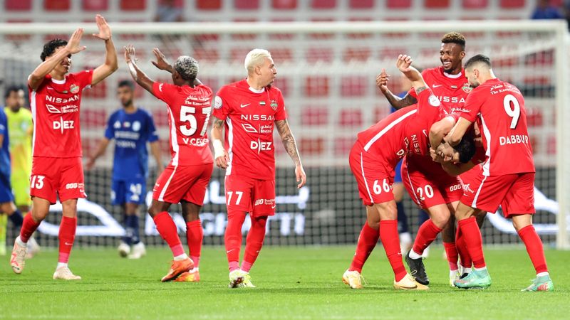 الامارات | شباب الأهلي يتقدم.. والشارقة يتعثر بالتعادل مع العين