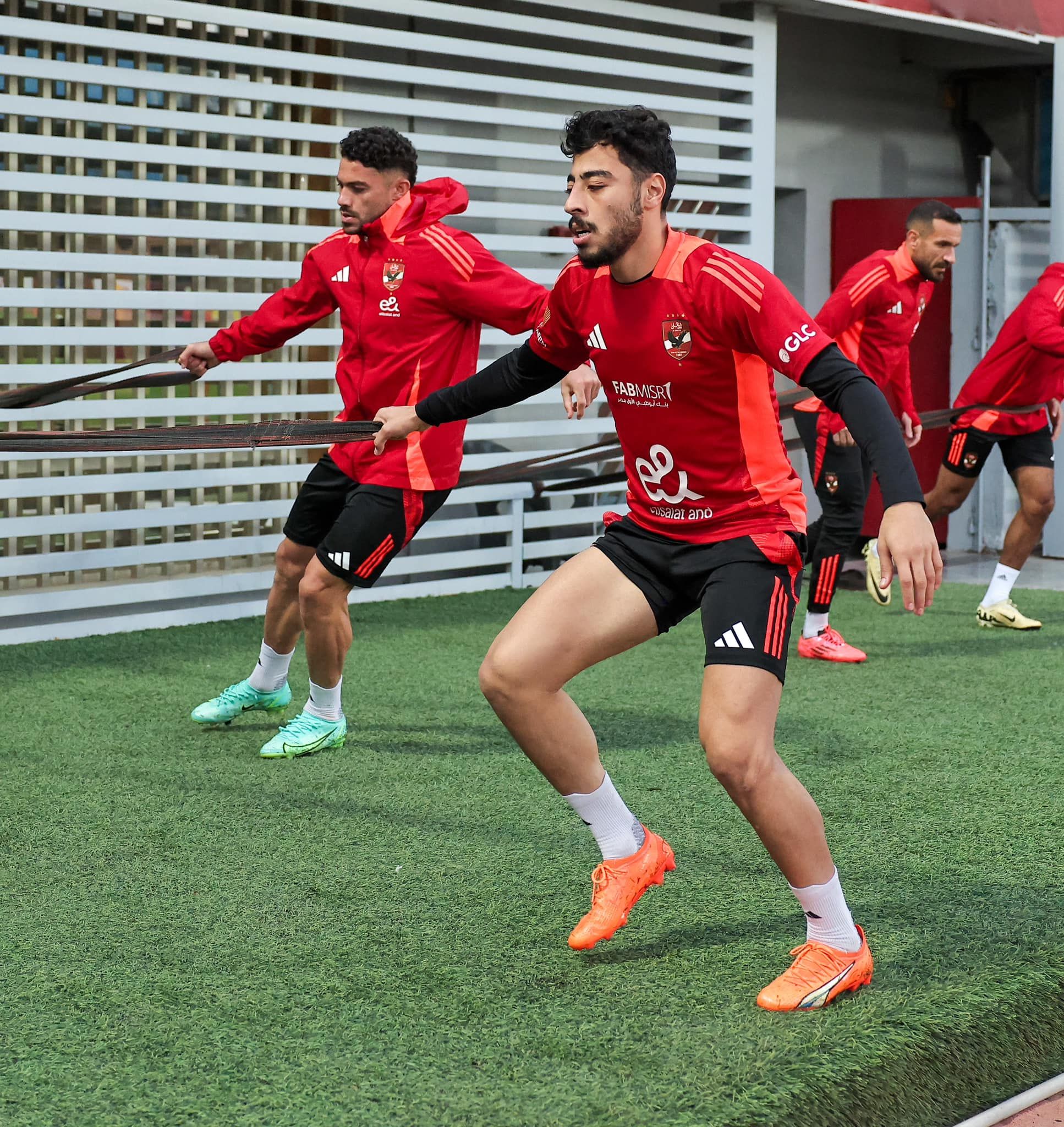 الأهلى يختتم تحضيراته لمباراة سموحة.. بمشاركة معلول وهانى وتأهيل فؤاد "صور"