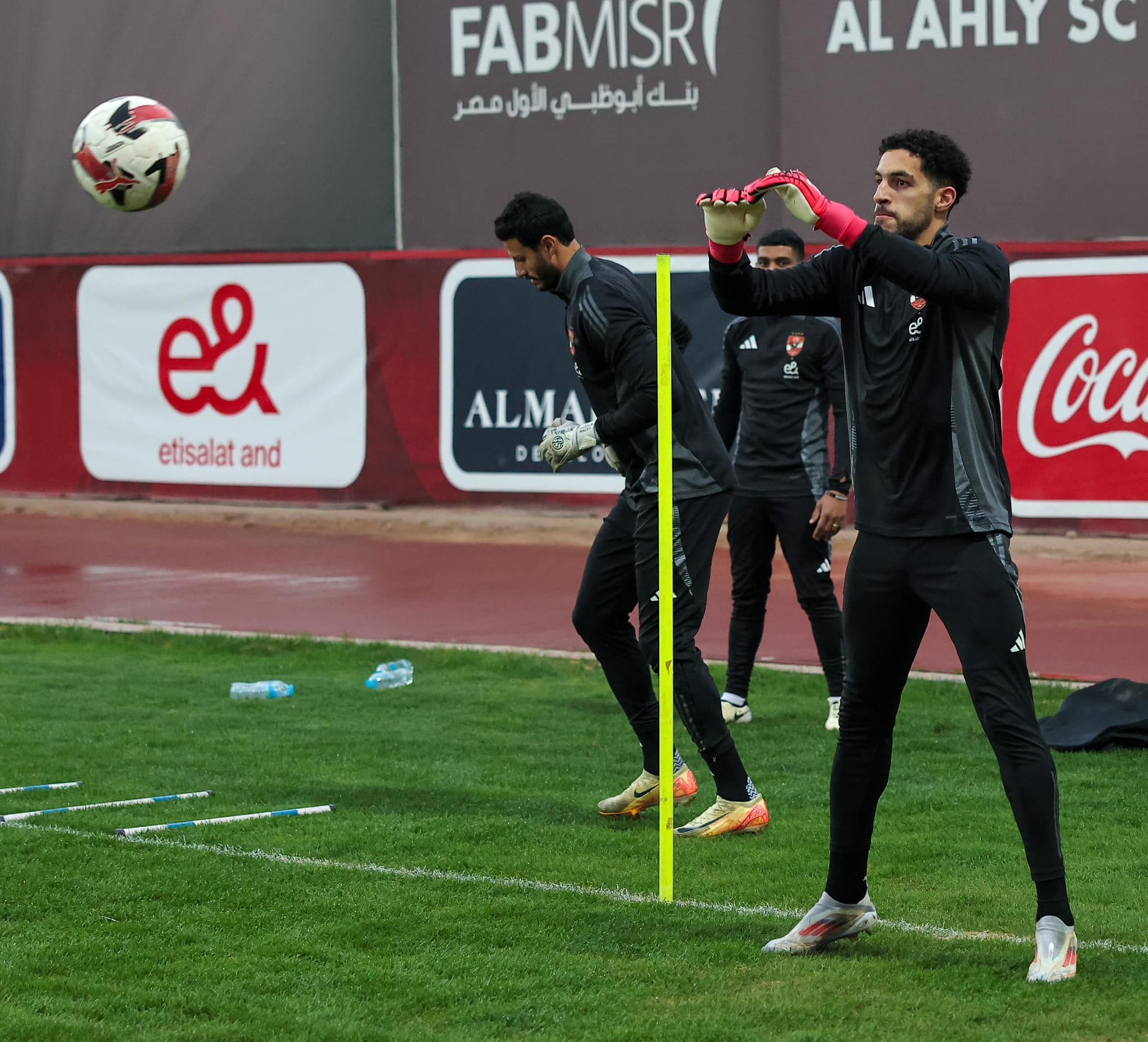 الأهلى يختتم تحضيراته لمباراة سموحة.. بمشاركة معلول وهانى وتأهيل فؤاد "صور"