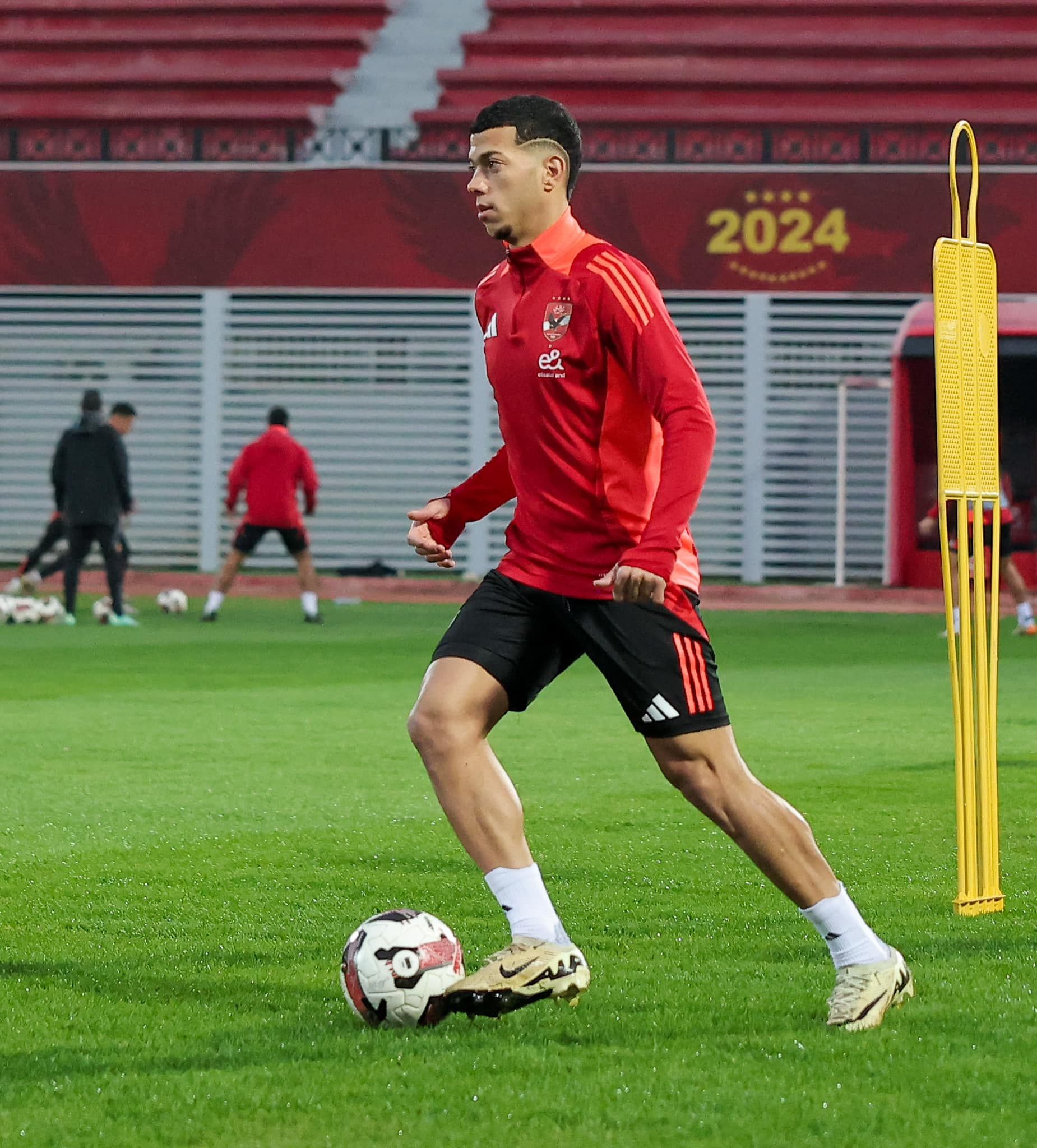 الأهلى يختتم تحضيراته لمباراة سموحة.. بمشاركة معلول وهانى وتأهيل فؤاد "صور"