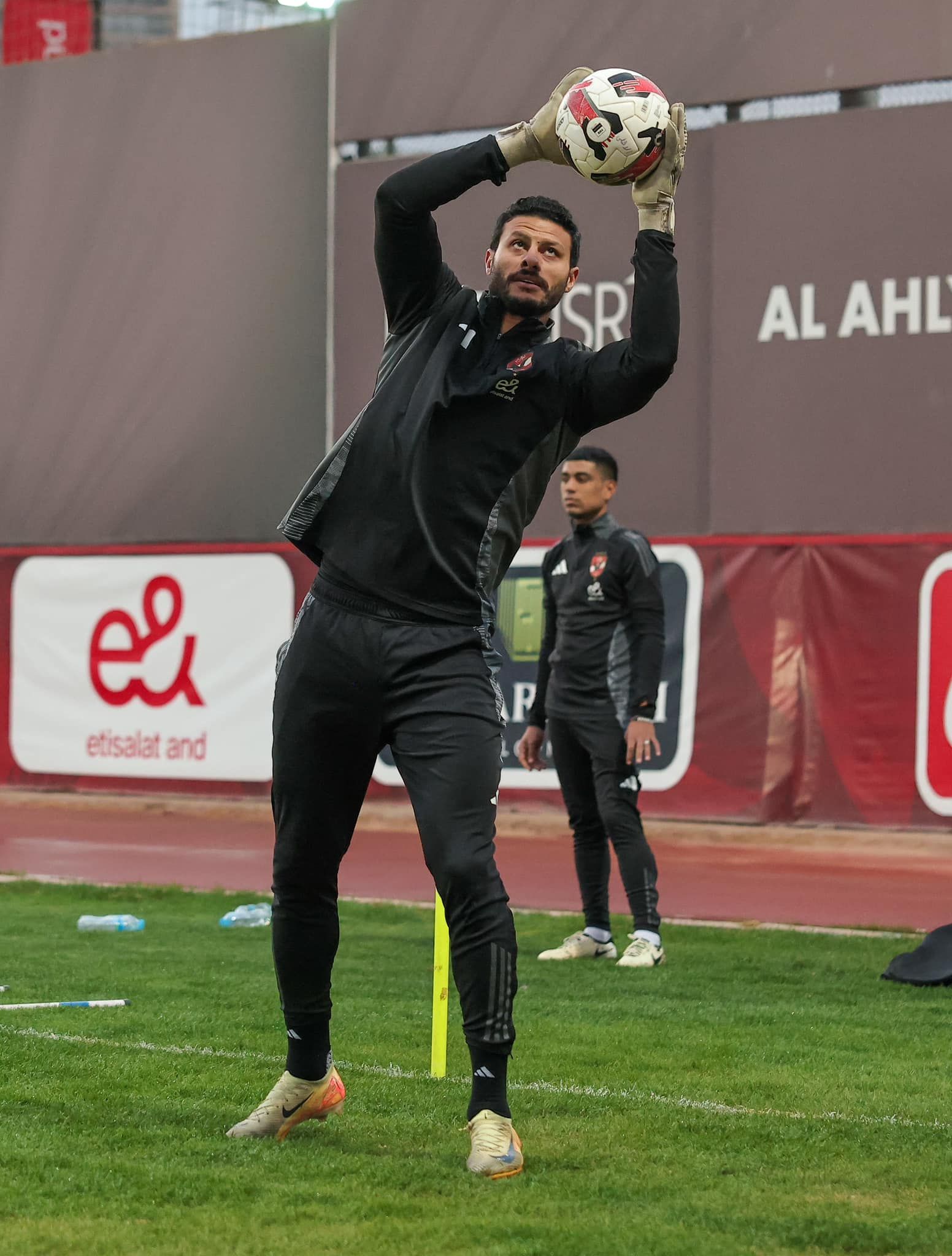 الأهلى يختتم تحضيراته لمباراة سموحة.. بمشاركة معلول وهانى وتأهيل فؤاد "صور"