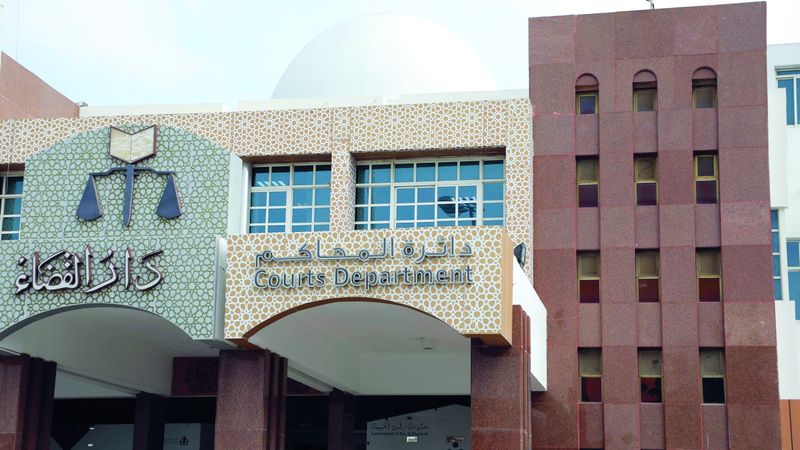 الامارات | امرأة تستولي على 2.4 مليون درهم بعد انتحال صفة عائلة مرموقة