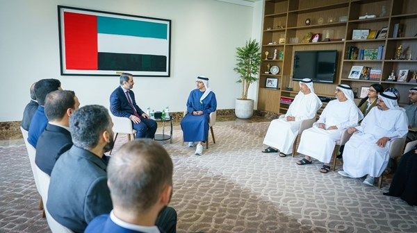 عبدالله بن زايد يستقبل وزير الخارجية في الحكومة السورية الانتقالية