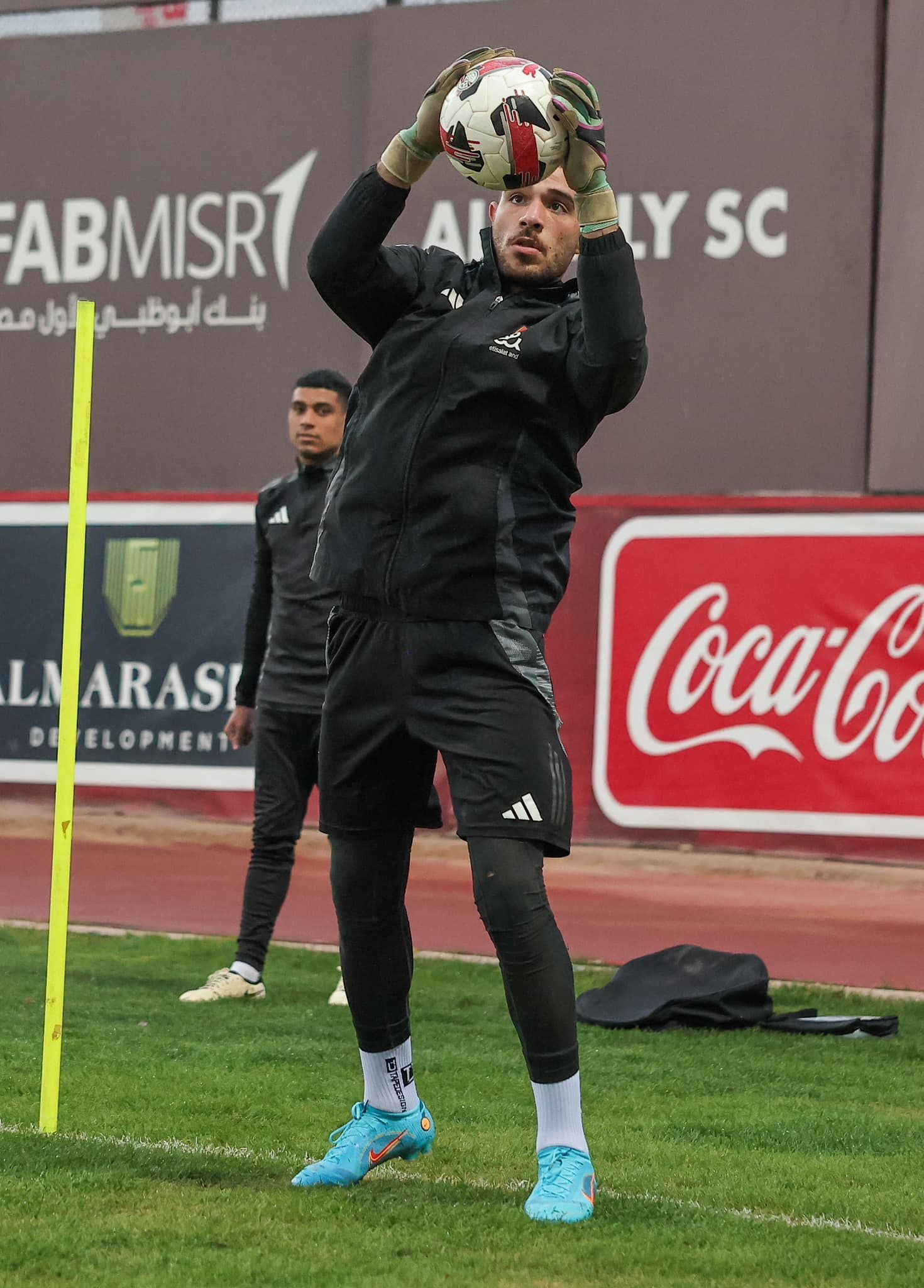 الأهلى يختتم تحضيراته لمباراة سموحة.. بمشاركة معلول وهانى وتأهيل فؤاد "صور"