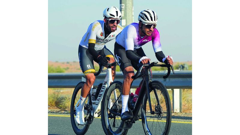 الامارات | معيوف بطل سباق نزوى للدراجات