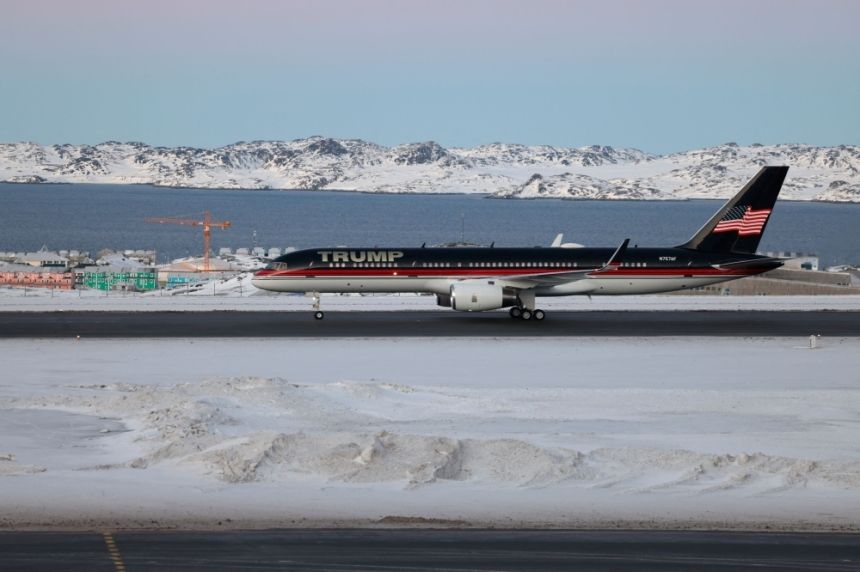 بعد رغبة والده بامتلاكها.. ماذا يفعل نجل ترامب في جرينلاند؟