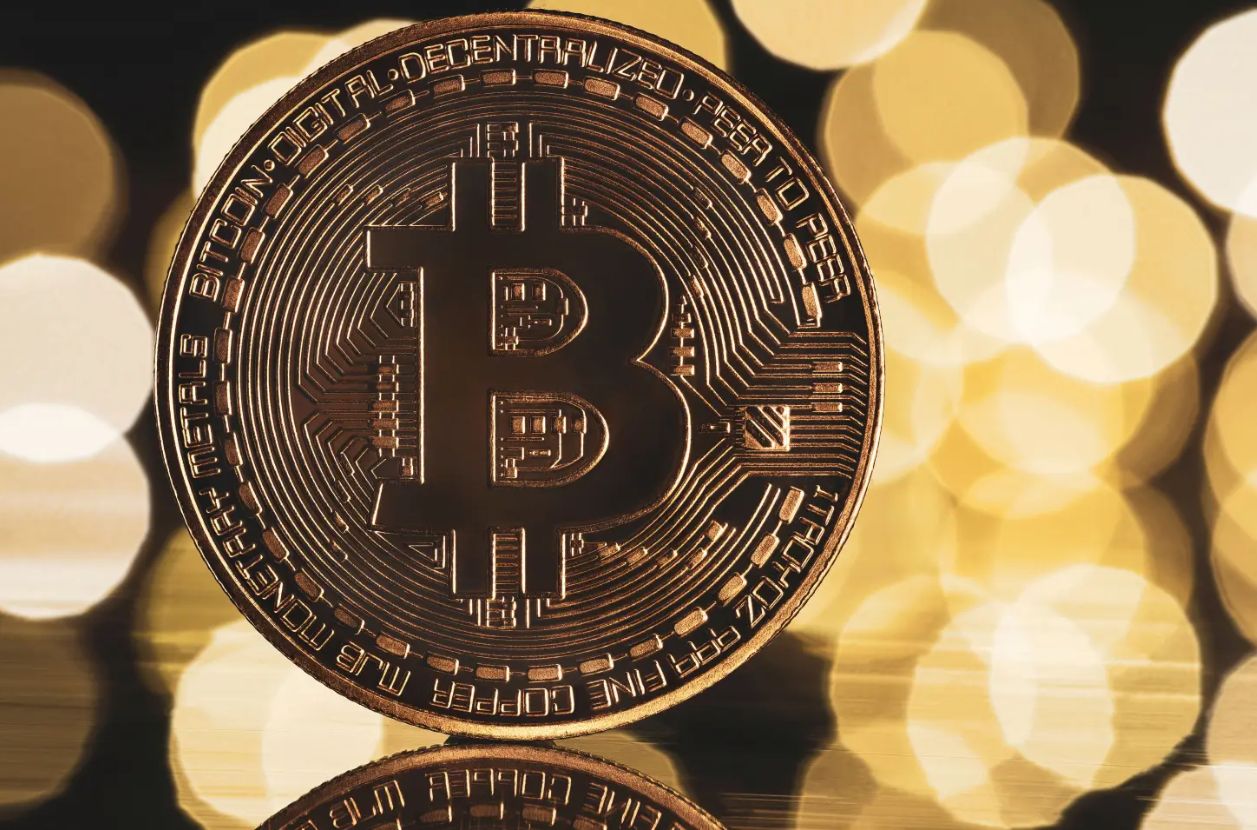 سعر البيتكوين يبدأ مرحلة جديدة بعد اختبار السعر لمستوى 102 ألف دولار