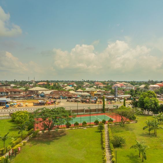 المصرى يستقر على مقر إقامته بمدينة أويو النيجيرية استعدادًا لـ إنيمبا.. صور