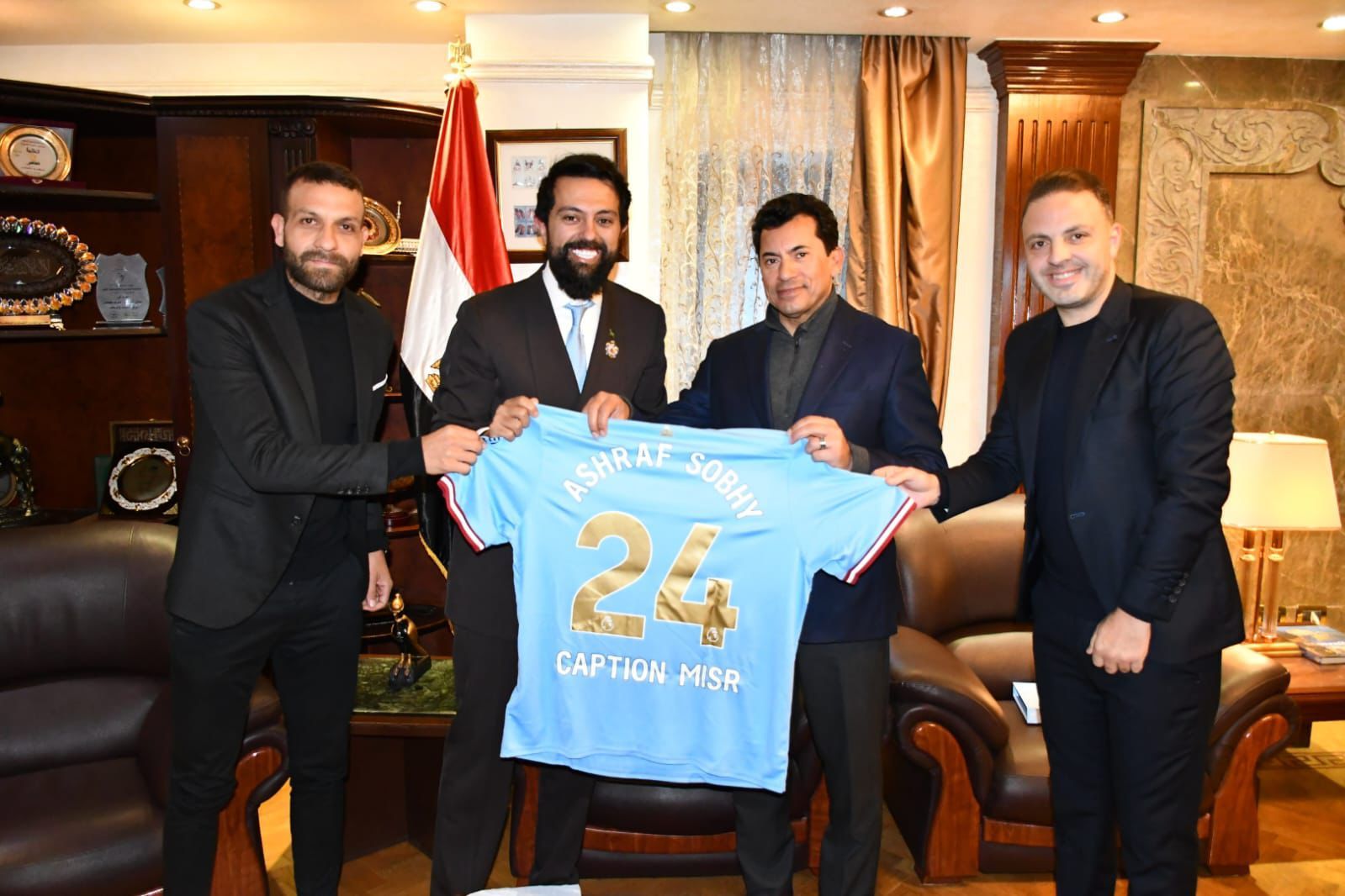 وزير الرياضة : تجربة نجوم كابيتانو مصر في زيارة نادي مانشستر سيتي هامة لدعم الشباب