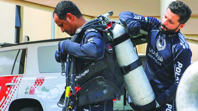 الامارات | مهام إنسانية غير مألوفة تنفذها شرطة دبي في قاع البحر