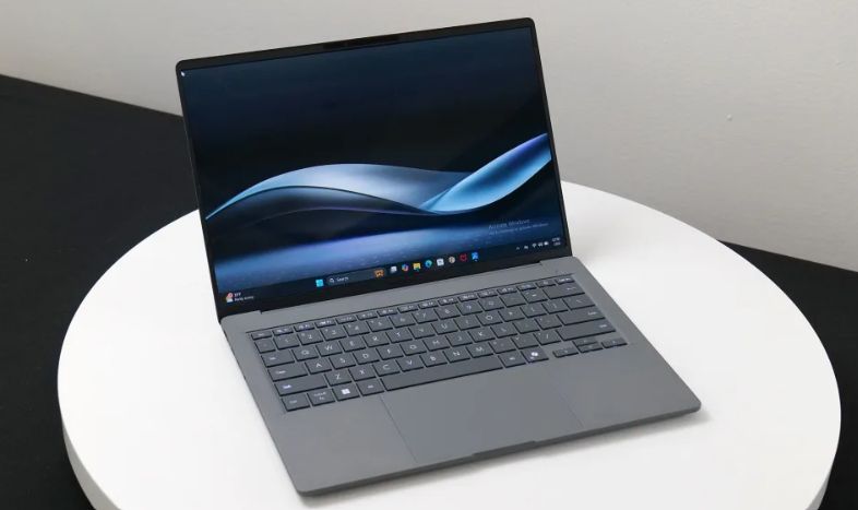 تكنولوجيا: ASUS تكشف عن جهاز Zenbook A14 منافسًا قويًا لجهاز MacBook Air #CES2025