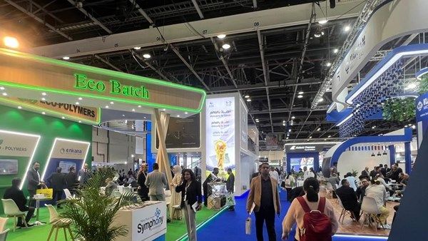 "عرب بلاست" يبحث دور السياسات البيئية والذكاء الاصطناعي في مستقبل الصناعة