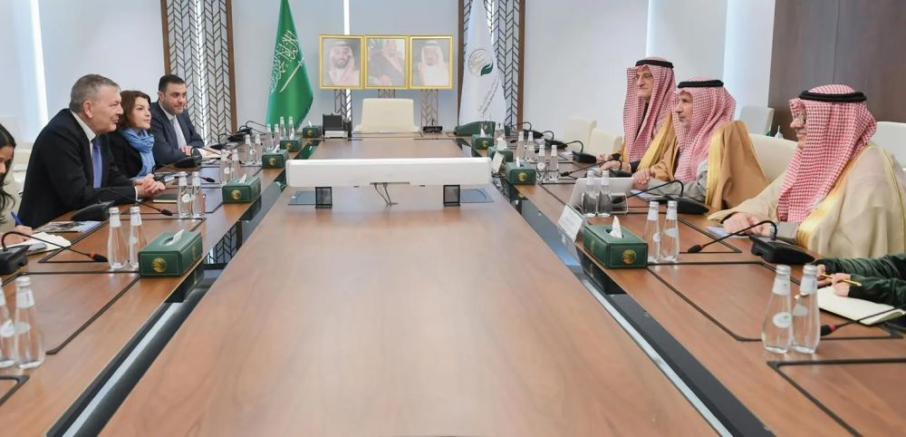 الربيعة يبحث مع مفوض "الأونروا" مستجدات العمل الإنساني في غزة