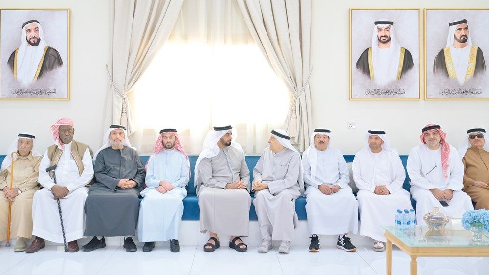 حاكما أم القيوين ورأس الخيمة وأولياء العهود وسيف بن زايد  وخليفة بن طحنون يعزون في وفاة عبدالله أمين الشرفاء