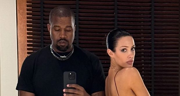 كانييه ويست يحتفل بعيد ميلاد زوجته.. قبلات ورقص جريء