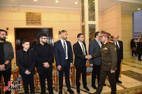 رئيس مجلس النواب وسياسيون وشخصيات عامة يؤدون واجب العزاء فى الفريق جلال الهريدى.. صور