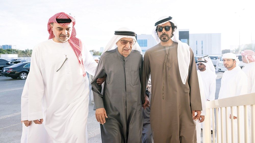 حاكما أم القيوين ورأس الخيمة وأولياء العهود وسيف بن زايد  وخليفة بن طحنون يعزون في وفاة عبدالله أمين الشرفاء