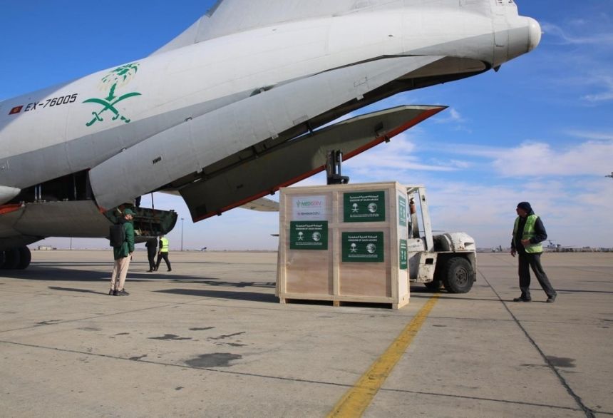 وصول الطائرة الإغاثية السعودية الثامنة إلى مطار دمشق الدولي