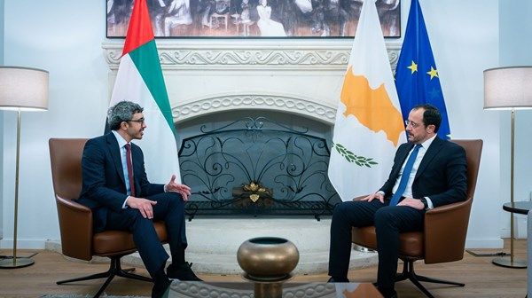 رئيس قبرص يستقبل عبدالله بن زايد ويبحثان العلاقات الثنائية وقضايا المنطقة