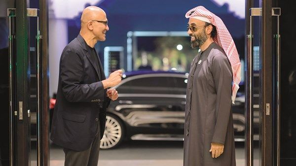 طحنون بن زايد: الاستثمار في التكنولوجيا يعزز الإنتاجية والتنافسية العالمية