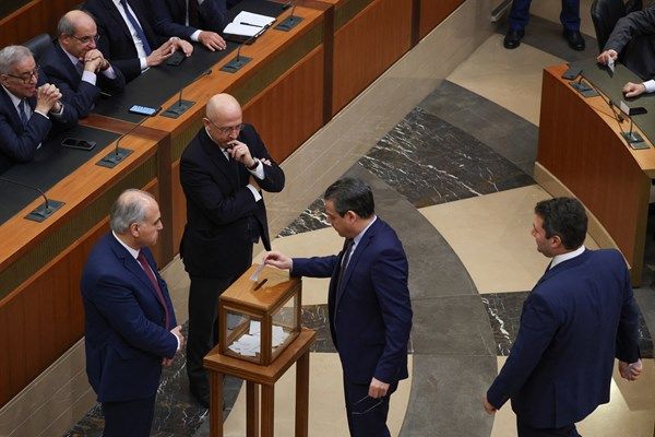 مجلس النواب اللبناني يجتمع لانتخاب رئيس جديد