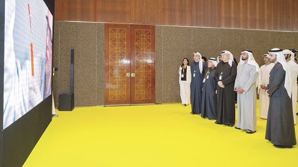 سيف بن زايد: تطوير التعليم الصيدلي وتعزيز البحث العلمي