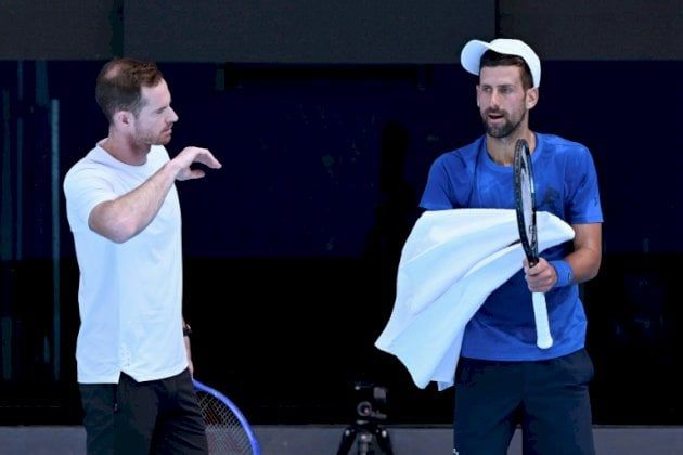 ديوكوفيتيش يقرّ انه مع موراي "نكشف جميع أوراقنا على الطاولة"