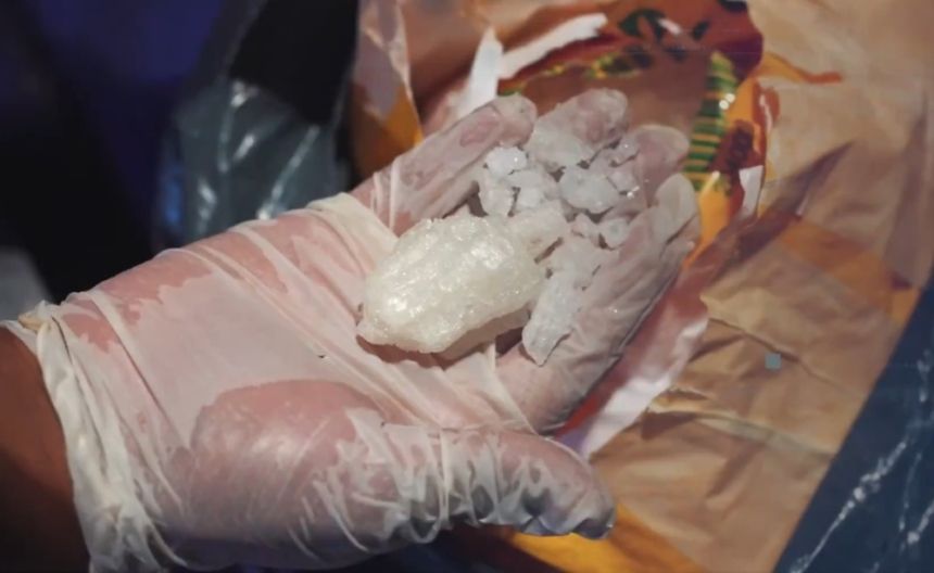 إحباط تهريب 6 كيلوجرام من الشبو عبر منفذي البطحاء والربع الخالي