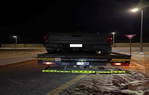 "شرطة دبي" تضبط سائقاً ارتكب أعمالاً استعراضية