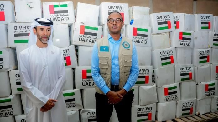 الامارات | الإمارات ترسل 700 طن من الإمدادات الغذائية إلى المتضررين من الفيضانات في الصومال