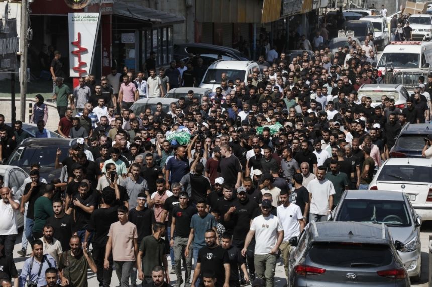 استشهاد ثلاثة فلسطينيين في قصف للاحتلال على مدينة خان يونس