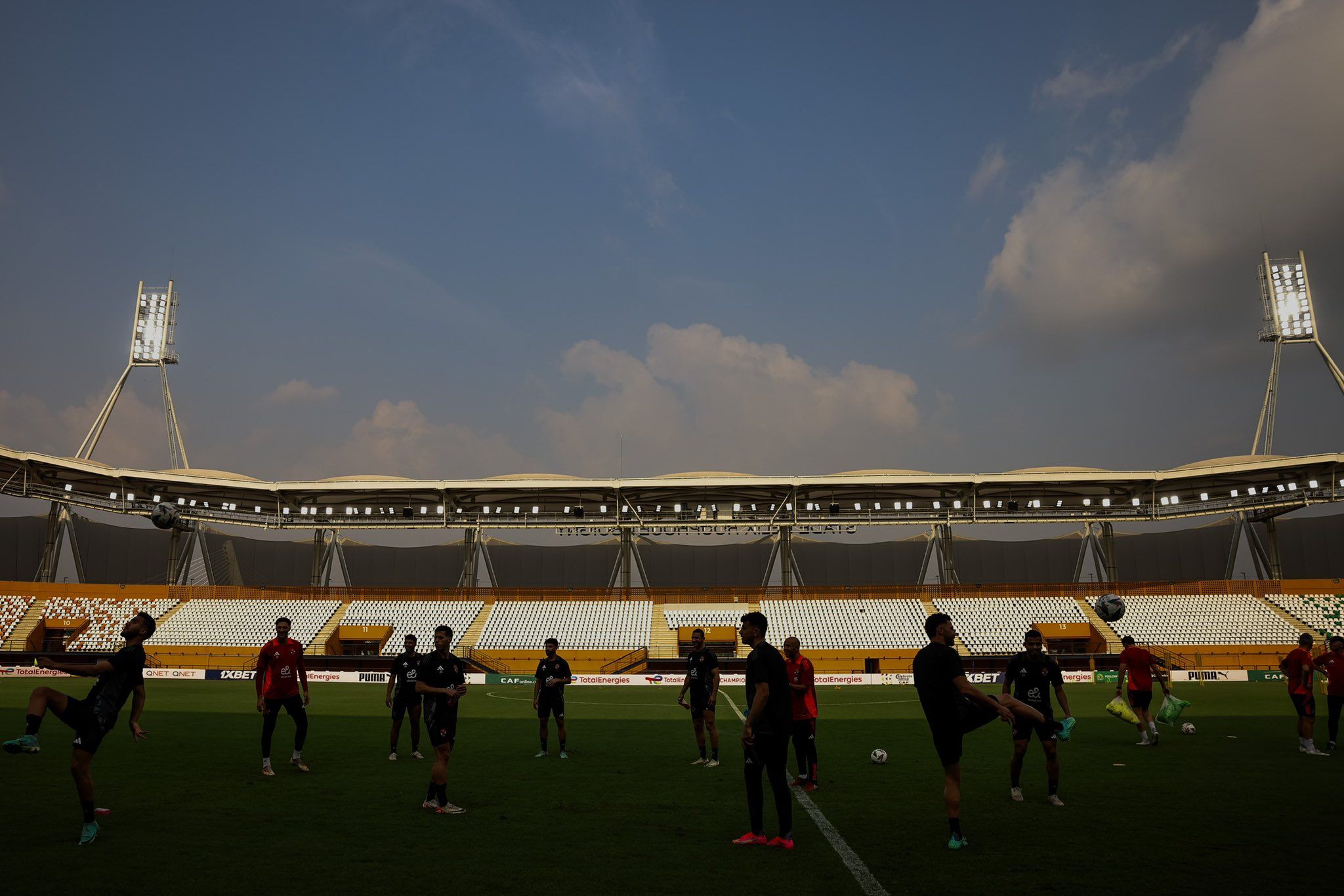 الأهلى ينهى استعداداته لمواجهة استاد أبيدجان.. صور