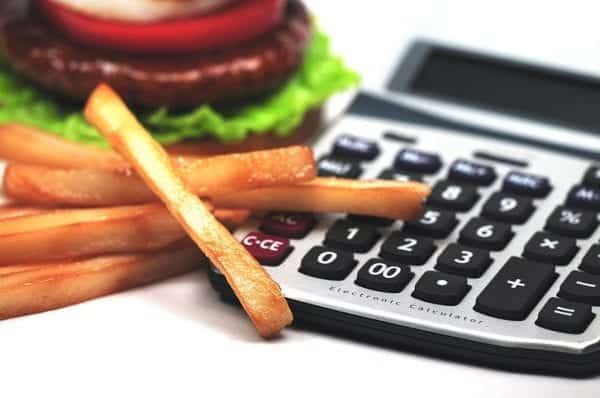 الامارات | كيف تبدو 100 سعرة حرارية في طعامنا؟