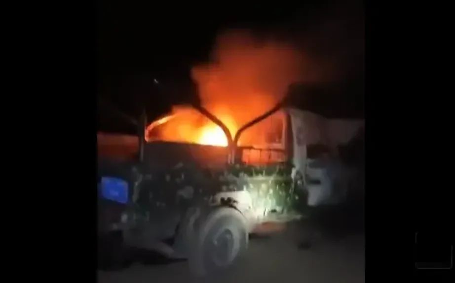 احراق اطقم حوثية في تجدد مواجهات عنيفة في ‎قيفه ‎بالبيضاء