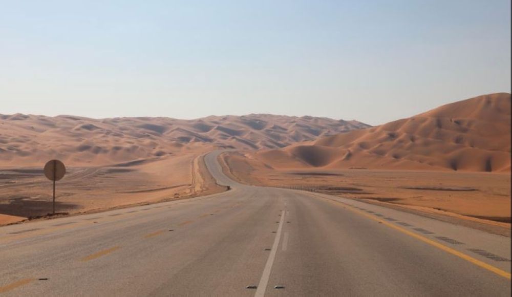 تحديث سرعات طريق "السعودية - عمان" في الربع الخالي