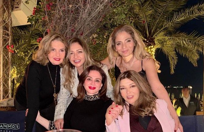 بالفيديو- سميرة سعيد تحتفل بعيد ميلادها بحضور نجمات الفنّ… ويسرا تخطف الأنظار برقصها