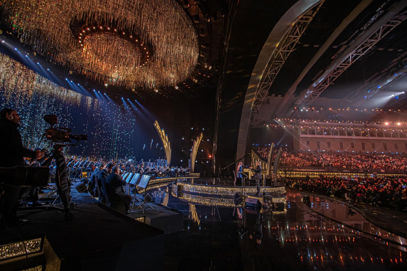 عبد المجيد عبد الله يحلق بموسيقاه عالياً في موسم الرياض.. ما رسالته لتركي آل الشيخ؟