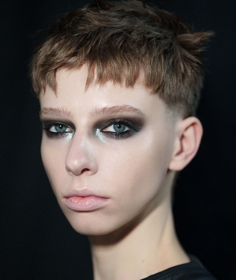 5 صيحات مكياج 2025 تعود بقوة لتكون الأكثر رواجاً.. تجمع بين الجرأة والأنوثة الناعمة