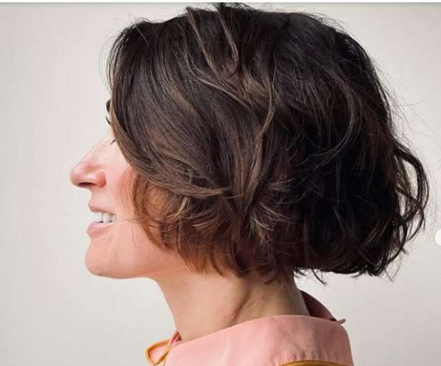 قصات شعر 2025.. الكاريه الناعم والدجراديه في المقدمة