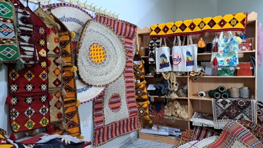 ”استثمروا في إبداعنا“.. حرفيون يطالبون بمعارض لإحياء الحرف التقليدية