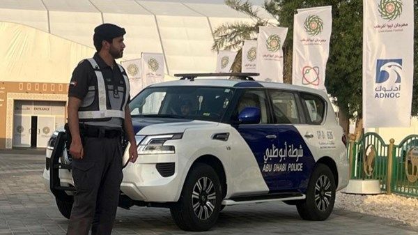 تفعيل منظومة خفض السرعات على طريق الشيخ خليفة بن زايد الدولي