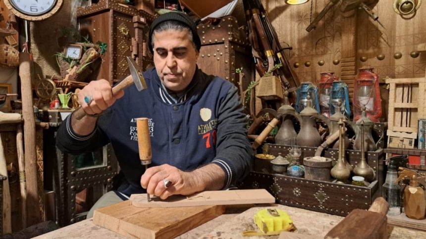 ”استثمروا في إبداعنا“.. حرفيون يطالبون بمعارض لإحياء الحرف التقليدية