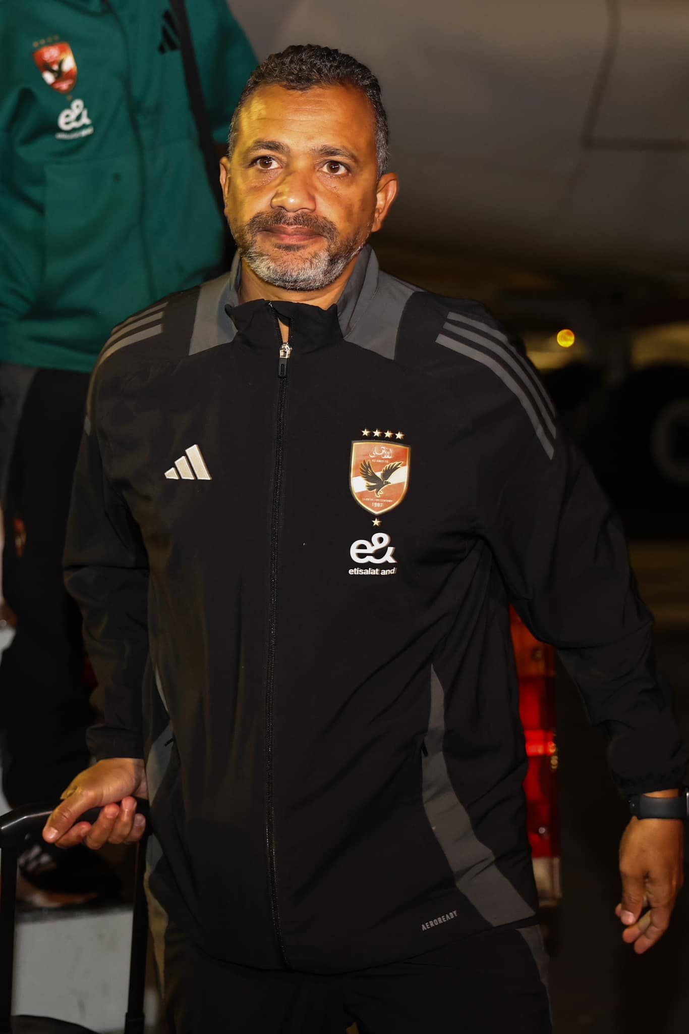 "مصاصة" إمام عاشور و"كورة الهاتريك".. أبرز صور عودة الأهلى من كوت ديفوار