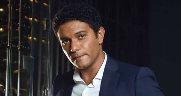 آسر ياسين يحتفي بوالدته: “مصدر إلهام لنا جميعًا”