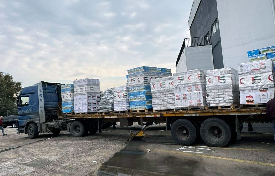 الامارات | ضمن حملة الإمارات معك يا لبنان: ميناء بيروت يستقبل باخرة إماراتية محملة بـ3000 طن من المواد الإغاثية