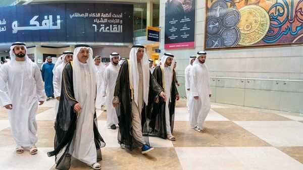 سعود بن صقر يحضر أفراح القطامي والسويدي