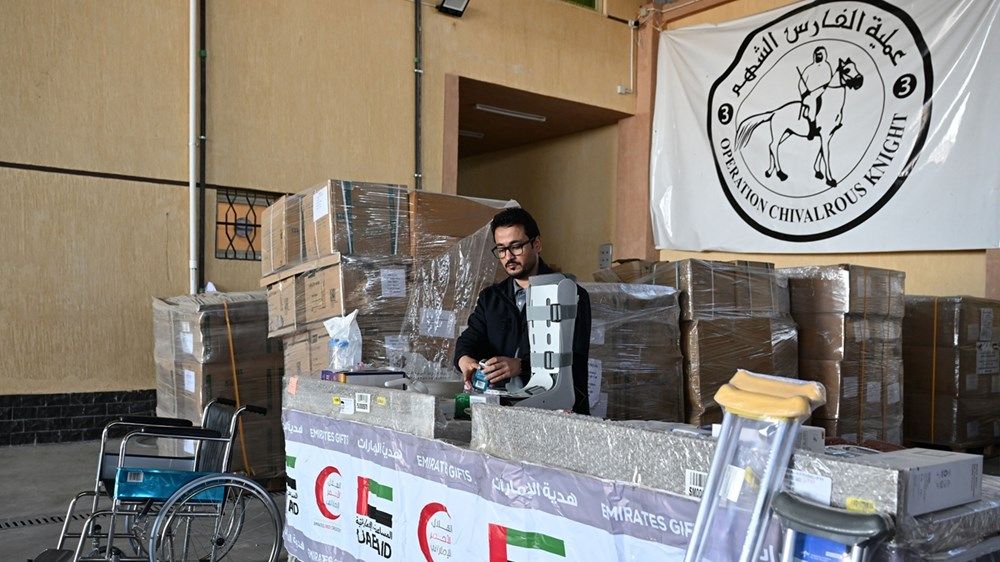 قوافل إماراتية تصل إلى قطاع غزة محملة بمساعدات