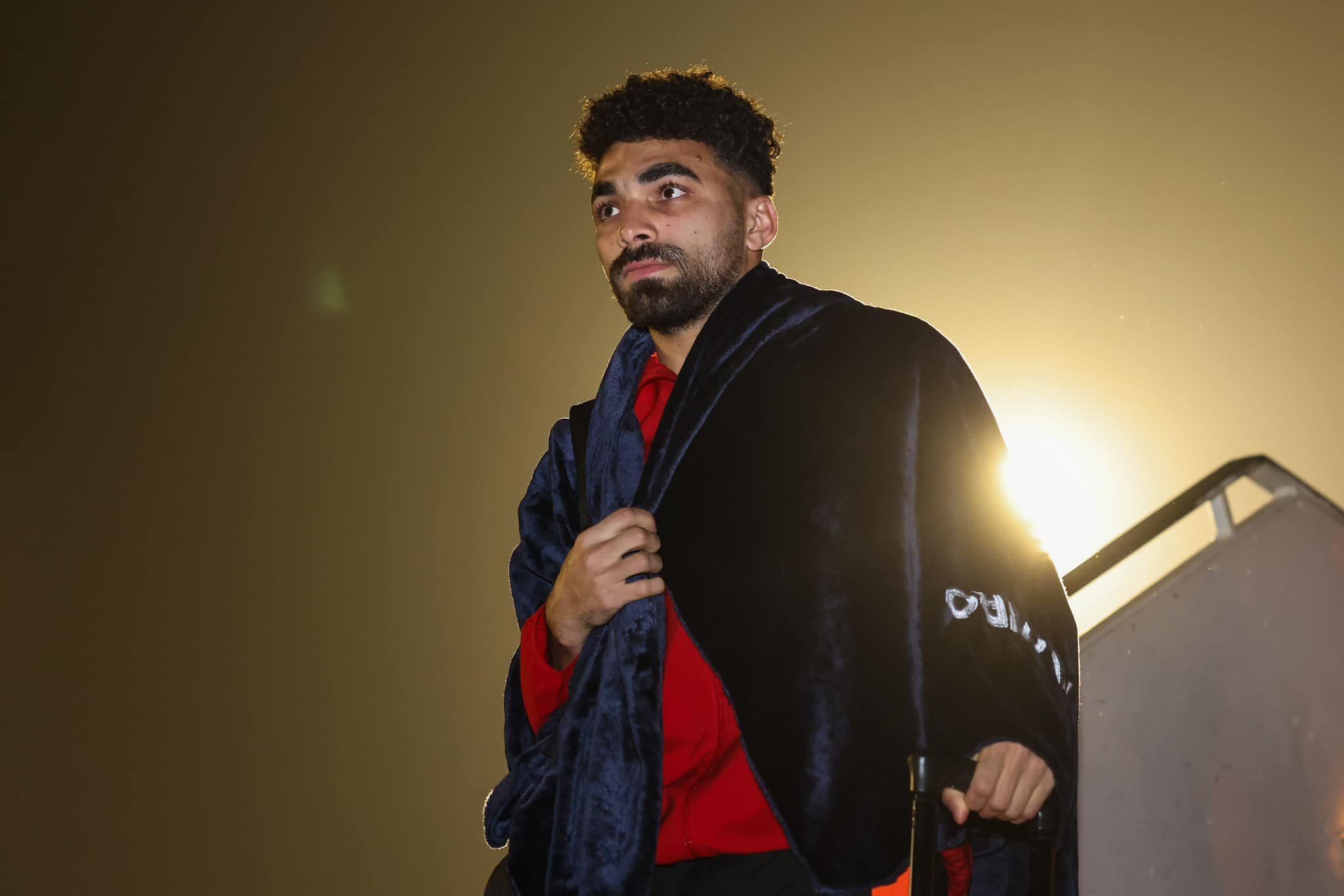 "مصاصة" إمام عاشور و"كورة الهاتريك".. أبرز صور عودة الأهلى من كوت ديفوار